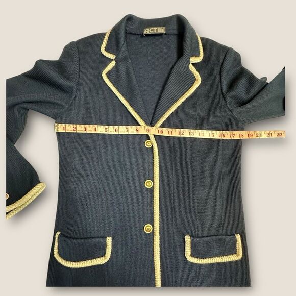 Vintage 70s ACT III Lightweight Navy Blazer with white and gold trim size small - Picture 8 of 13